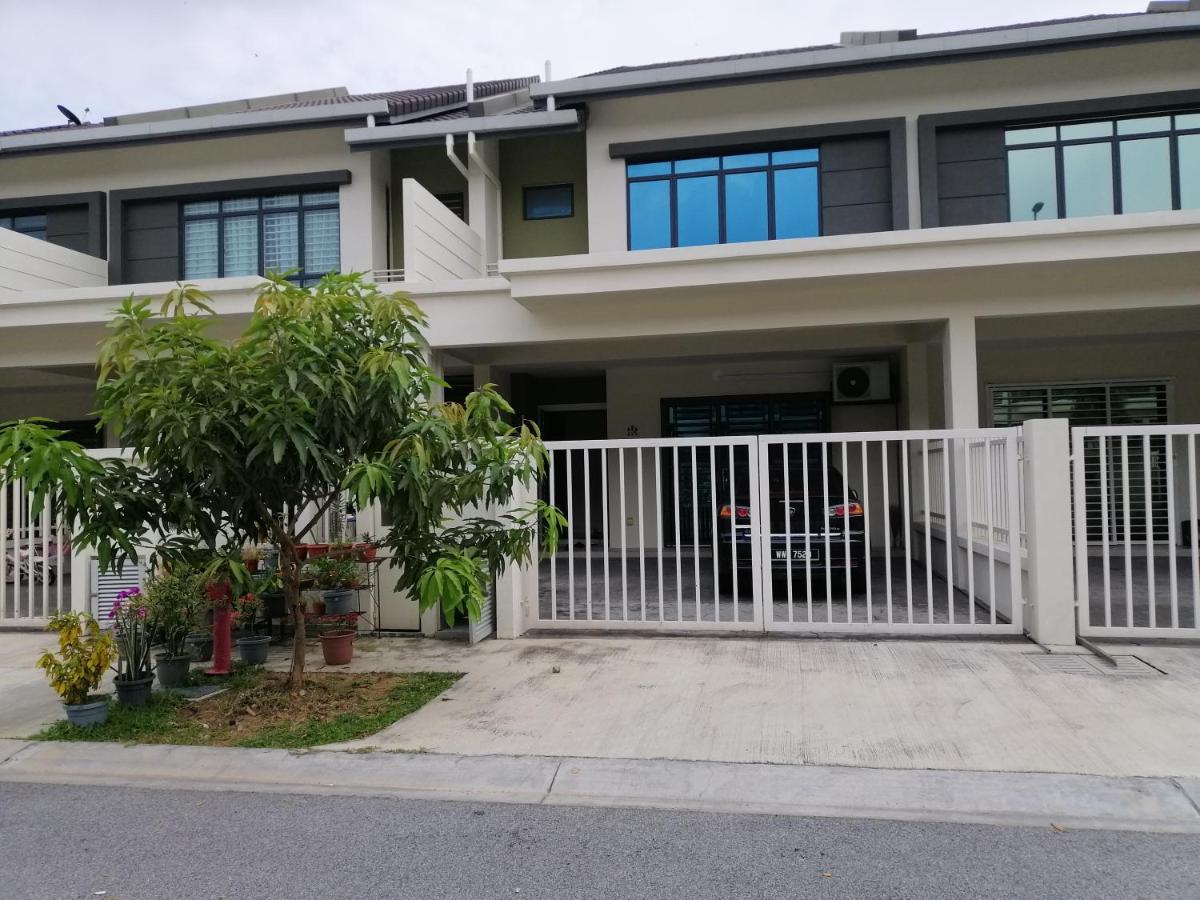 A&D Home-Stay @Kota Warisan, ספאנג מראה חיצוני תמונה